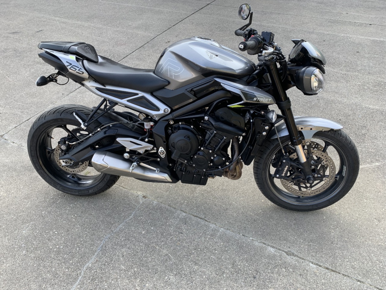2024 Triumph Street Triple 765 R
